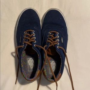 VANS WOMENS SIZE 9 NEW